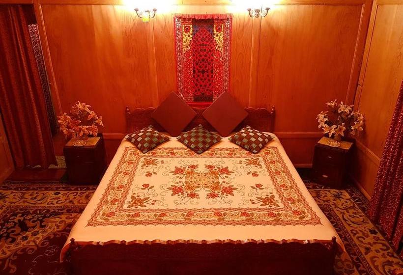 Bed and Breakfast Houseboat Panzey 3