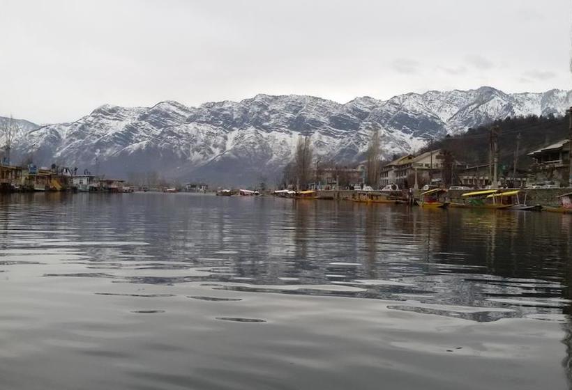 Bed and Breakfast Houseboat Panzey 7