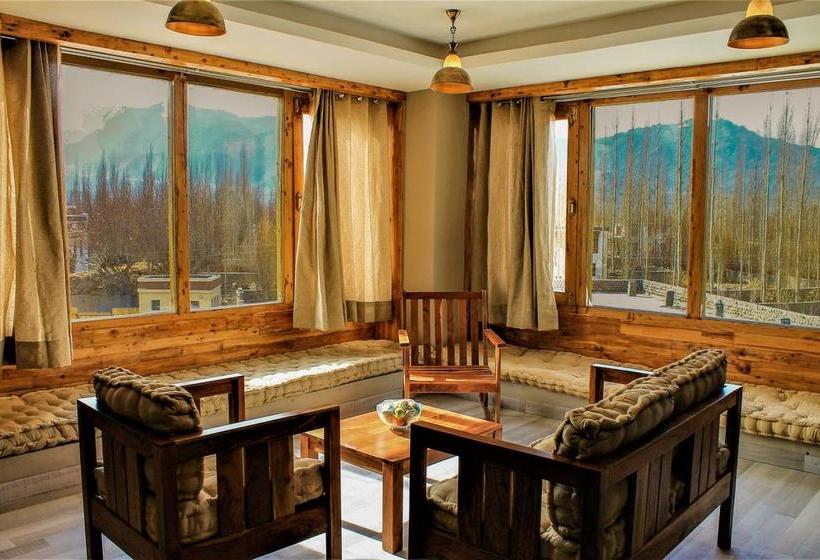 Resort The Driftwood Hotel Leh 2