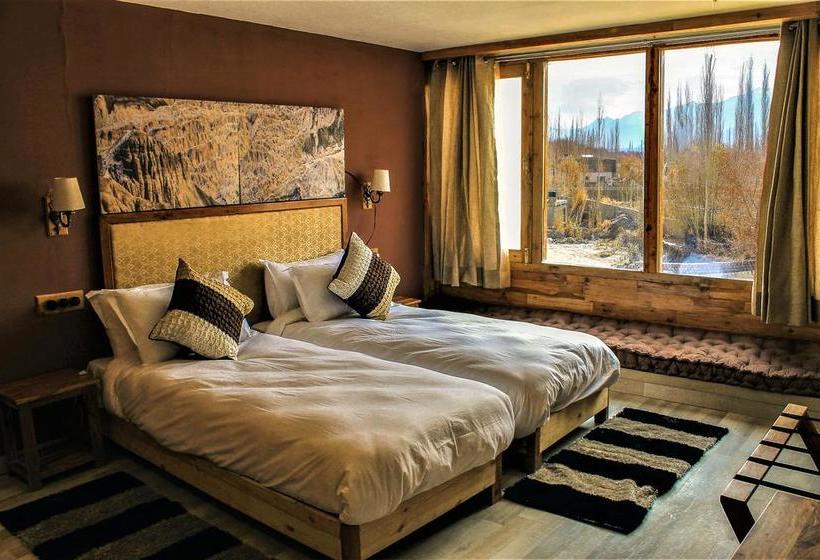 Resort The Driftwood Hotel Leh 3