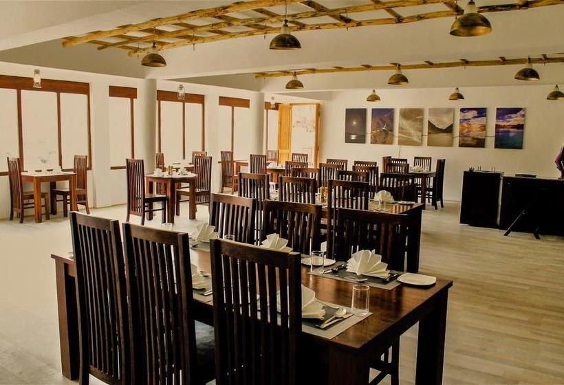 Resort The Driftwood Hotel Leh 7