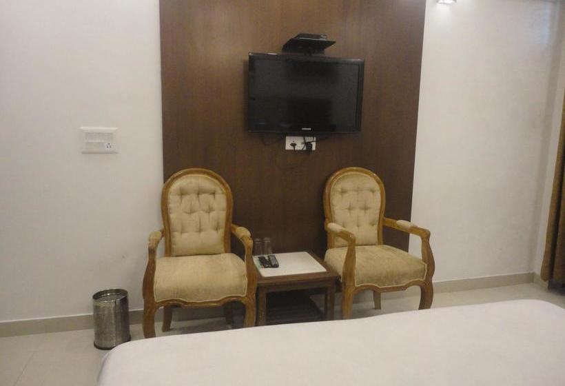 Hotel Anand Niwas 14