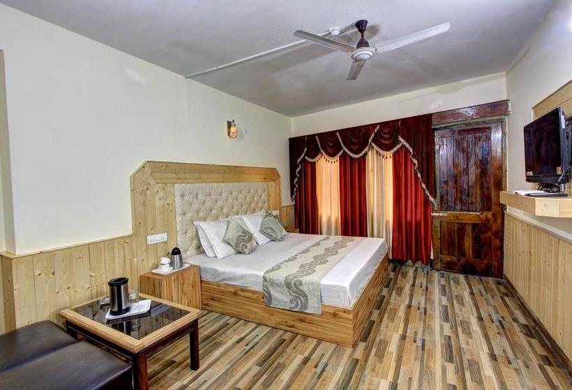 Hotel Highway Inn 10