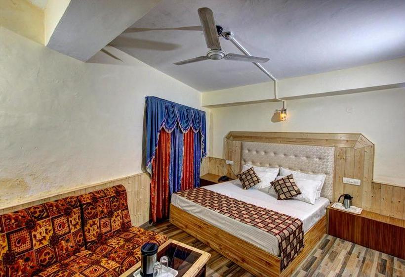 Hotel Highway Inn 13