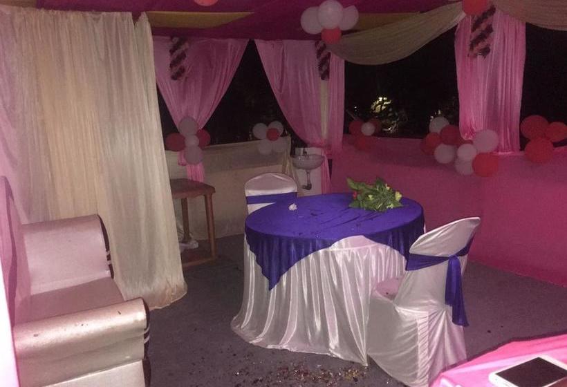 Lazy Day S Beach Resort 6