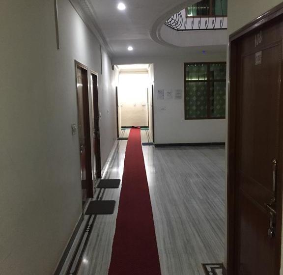 Hotel Giriraj Kripa Atithi Bhawan 17