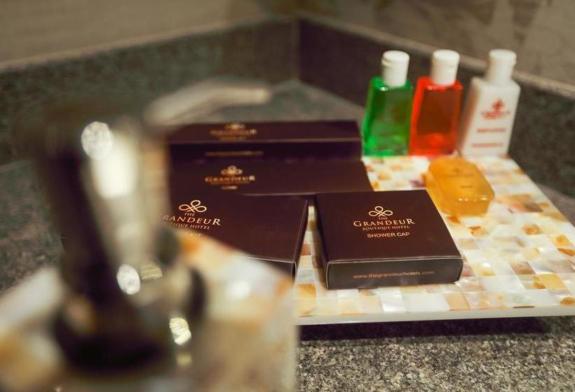 Hotel The Grandeur Boutique 13