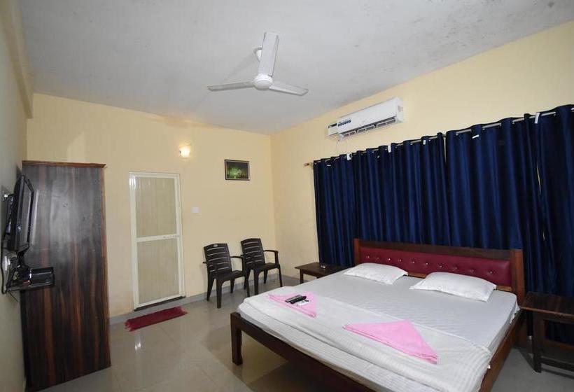 Hotel Kunal Beach House 12