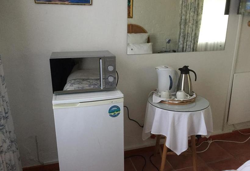 Howards End Manor B&b 10