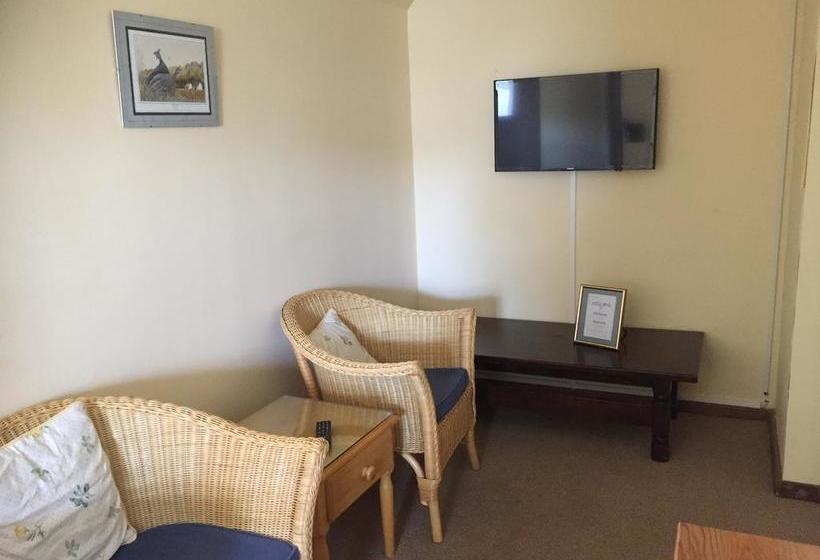 Howards End Manor B&b 12