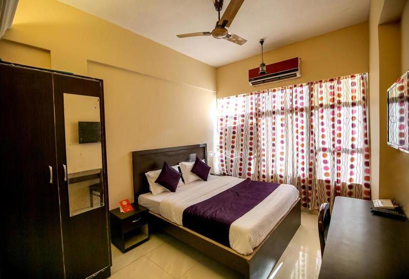 Oyo 9305 Hotel Dwarika Inn 12