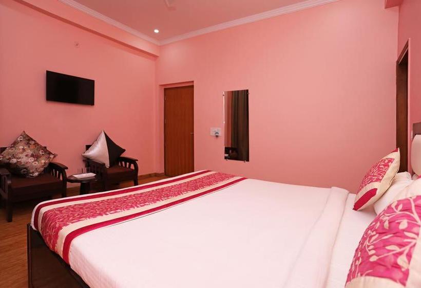 Hotel Oyo 9341 Mascot Pentazz 11