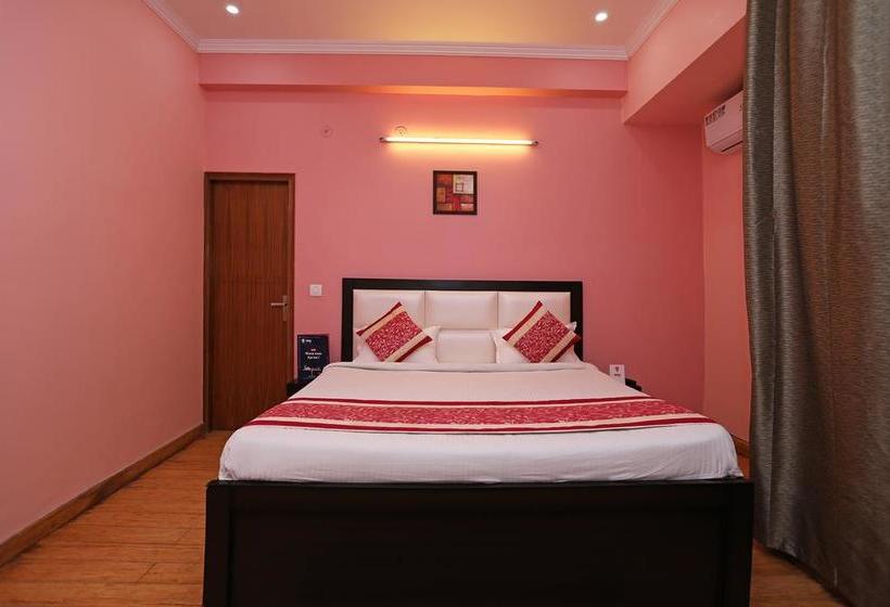 Hotel Oyo 9341 Mascot Pentazz 12