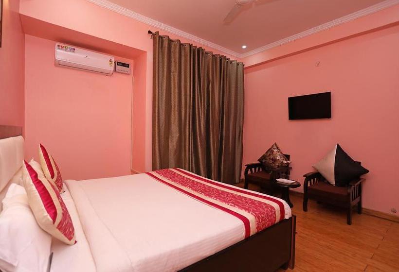 Hotel Oyo 9341 Mascot Pentazz 17