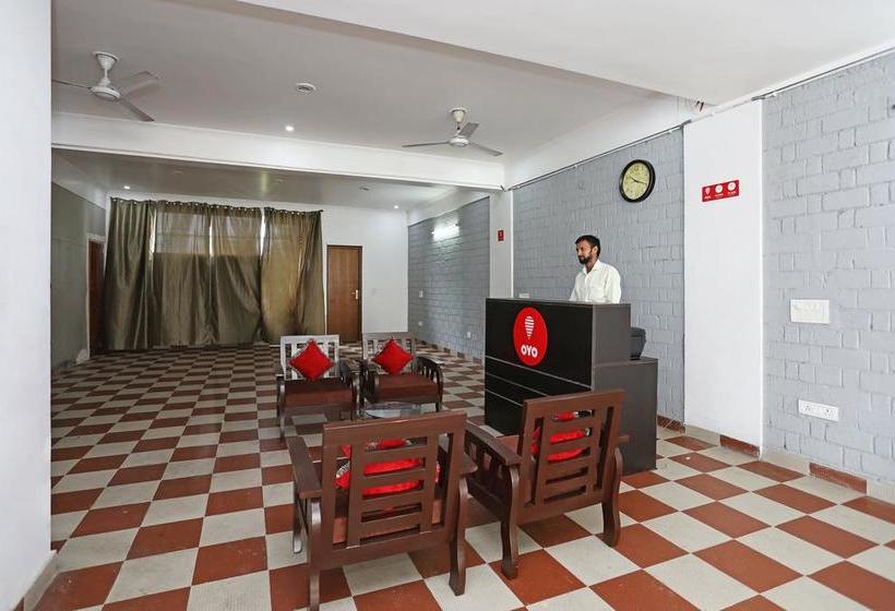 Hotel Oyo 9341 Mascot Pentazz 3