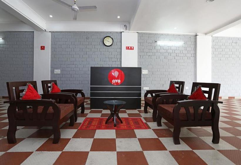 Hotel Oyo 9341 Mascot Pentazz 6