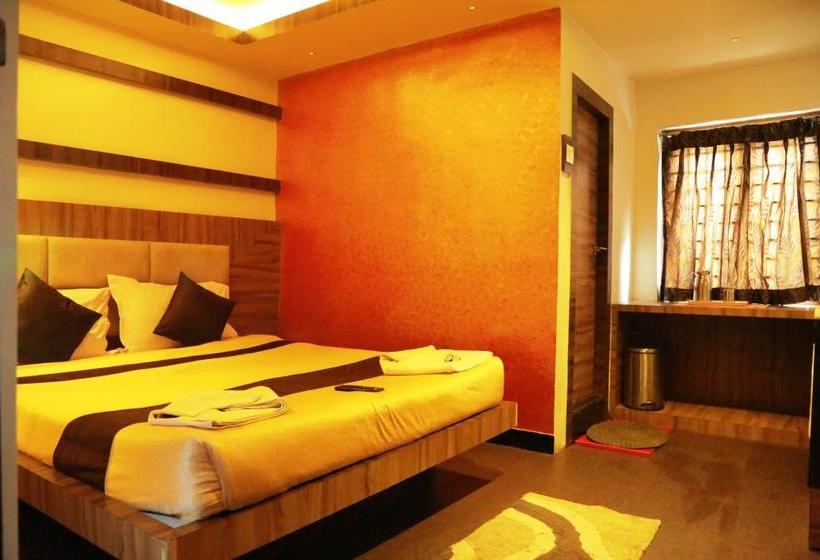 Hotel Adarsh International 4