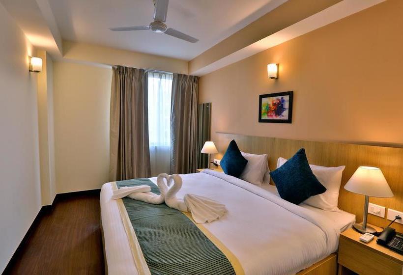 Hotel Starlit Suites 4