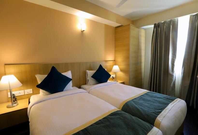 Hotel Starlit Suites 6