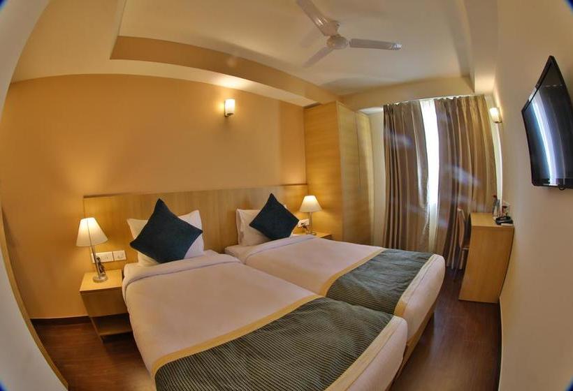 Hotel Starlit Suites 7