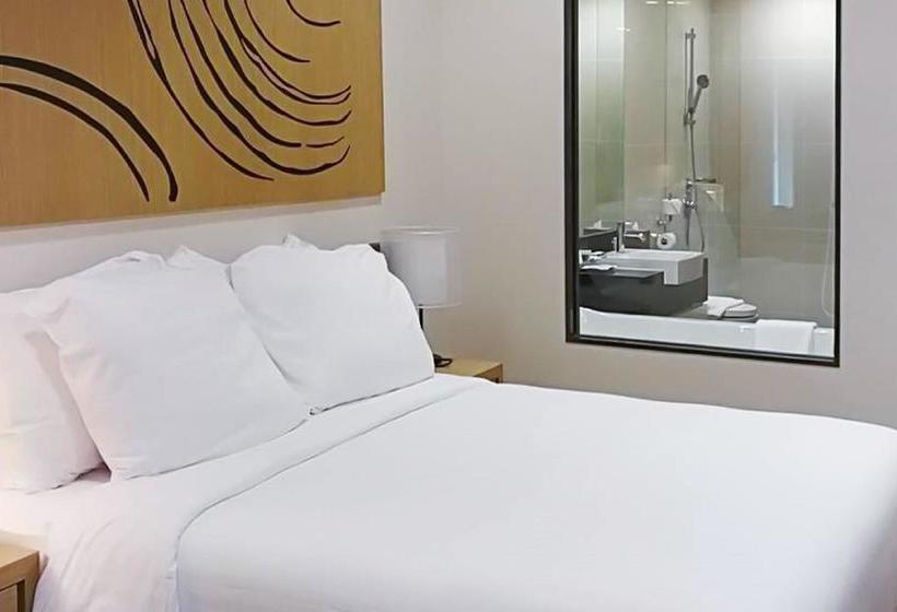 Hotel White Sand Beach Residences & Pool Villas 13