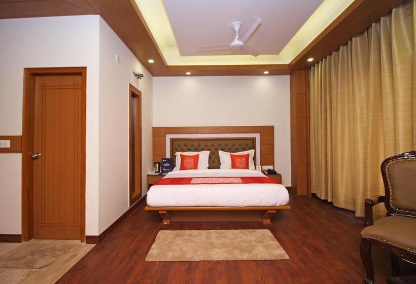 Hotel Oyo Premium 093 Near St George College 11