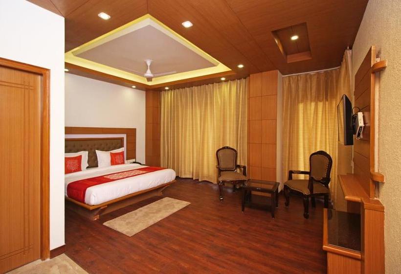 Hotel Oyo Premium 093 Near St George College 12