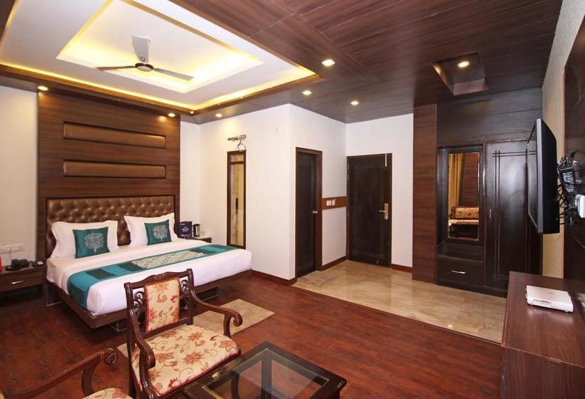 Hotel Oyo Premium 093 Near St George College 17