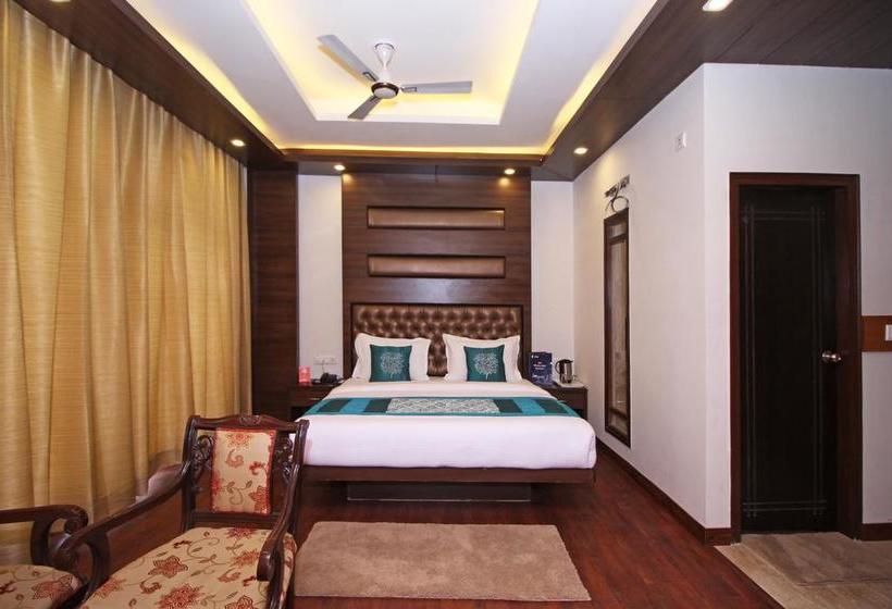 Hotel Oyo Premium 093 Near St George College 9