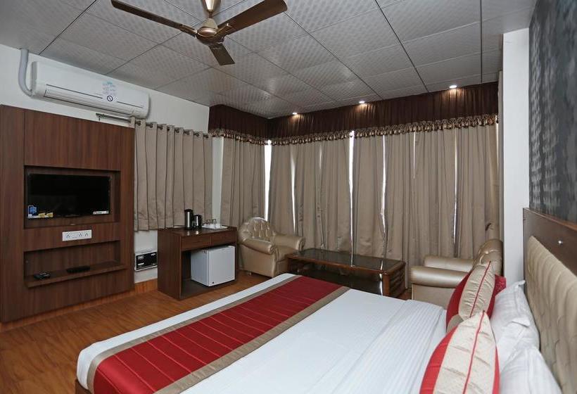 Hotel Oyo 9162 Near Chakrata Road 14