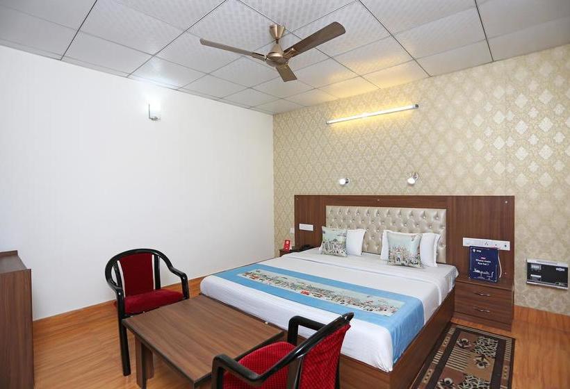 Hotel Oyo 9162 Near Chakrata Road 16