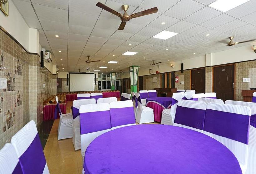 Hotel Oyo 9162 Near Chakrata Road 9