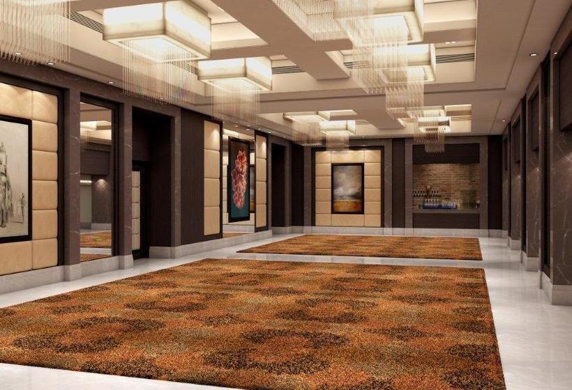 Hotel Golden Sarovar Portico 15