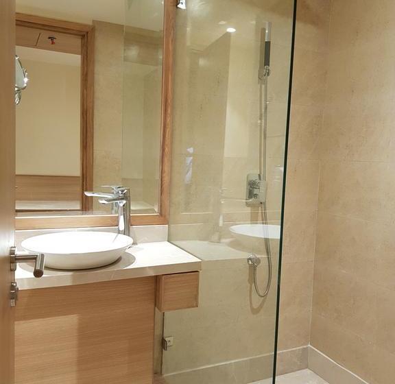 Hotel Golden Sarovar Portico 17