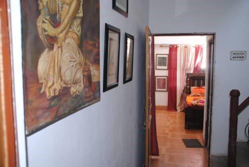 Hotel Karina Home Stay 12