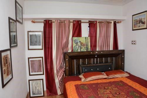 Hotel Karina Home Stay 3