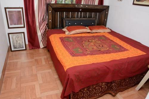 Hotel Karina Home Stay 8