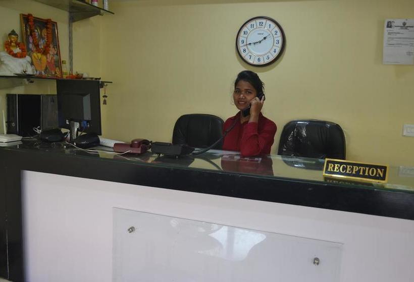 Hotel October Sky 13