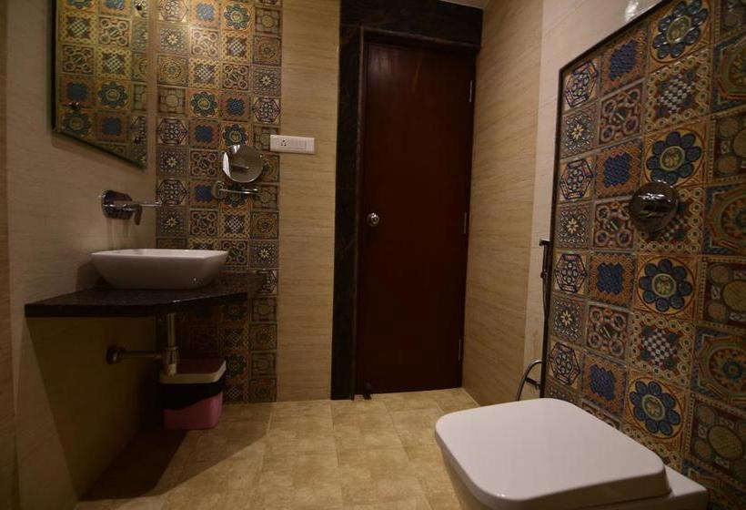 Hotel Varanasi Inn 8