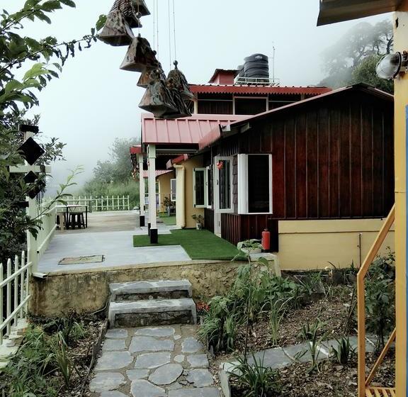 Resort Great Barbet Birding Lodge & Sundown Café Pangot