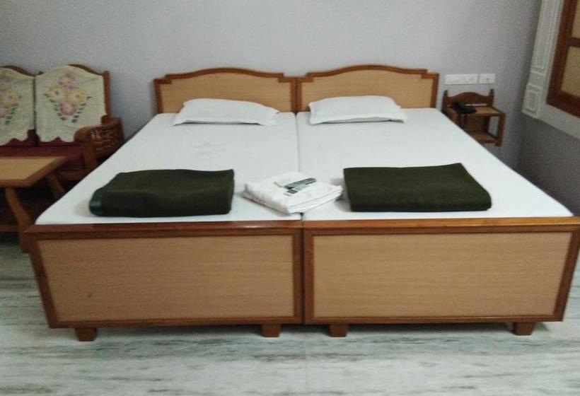 Hotel Sivamurugan 11