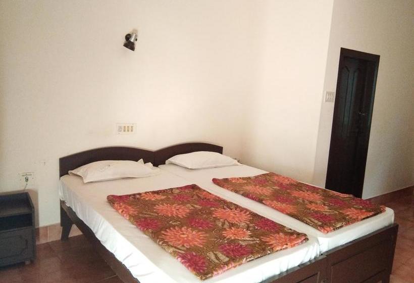 Hotel Highrange Residency 13