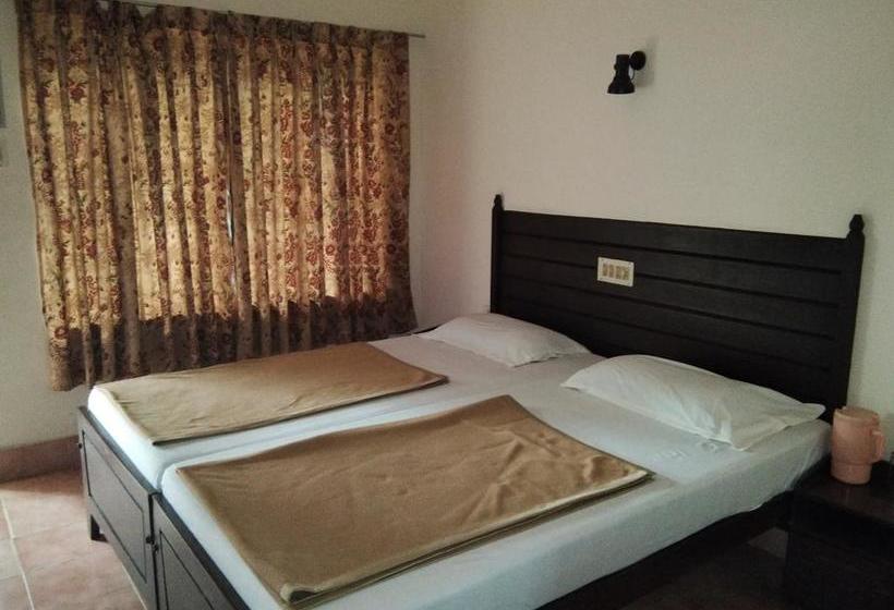 Hotel Highrange Residency 8