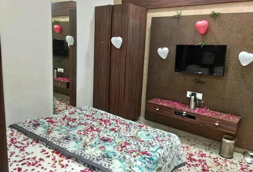 Hotel Shree Anand Dham 8