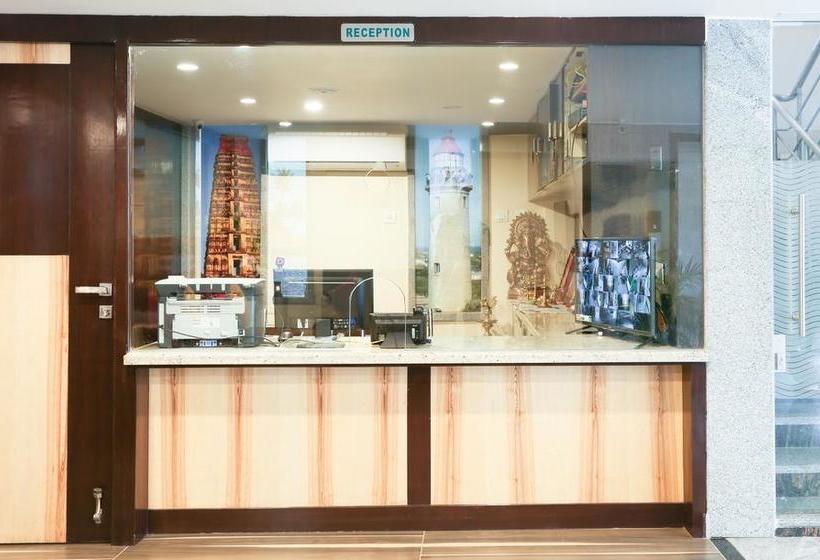 Hotel Treebo C Plaza 1