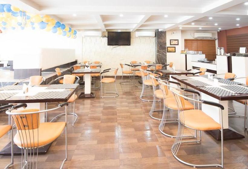 Hotel Treebo King S Court 10