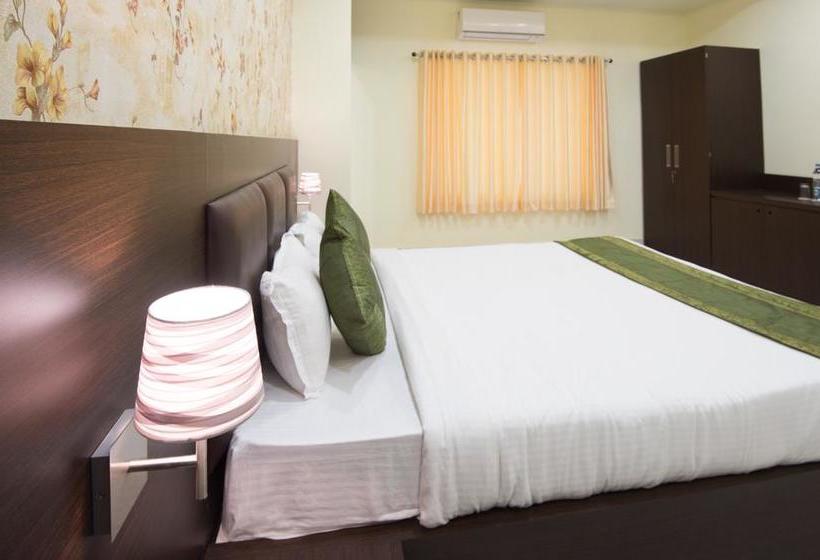 Hotel Treebo King S Court 16