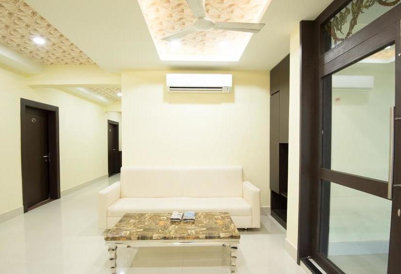 Hotel Treebo King S Court 4