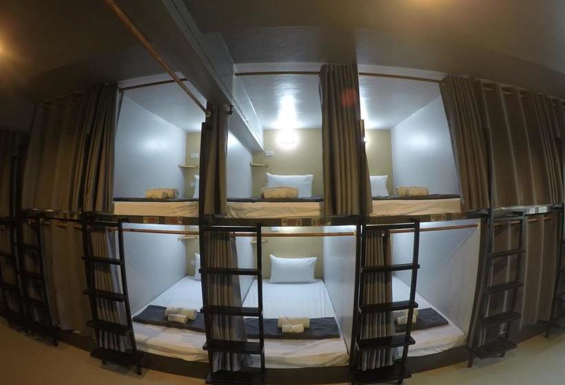 Albergue A Nighttime Krabi Town Krabi