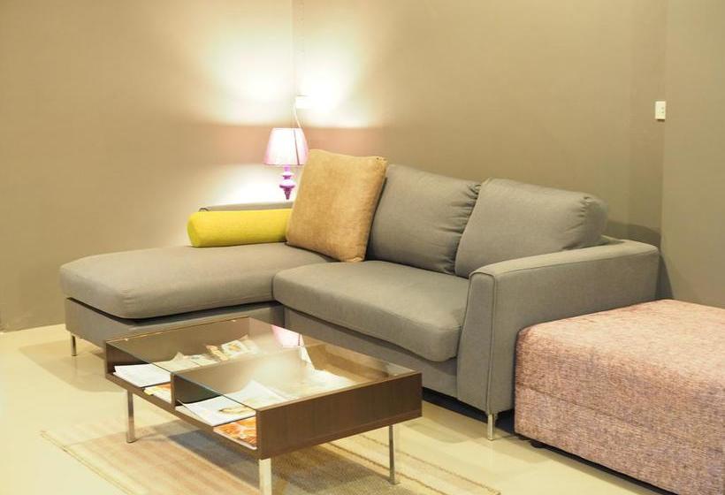 Herberge A Nighttime 11